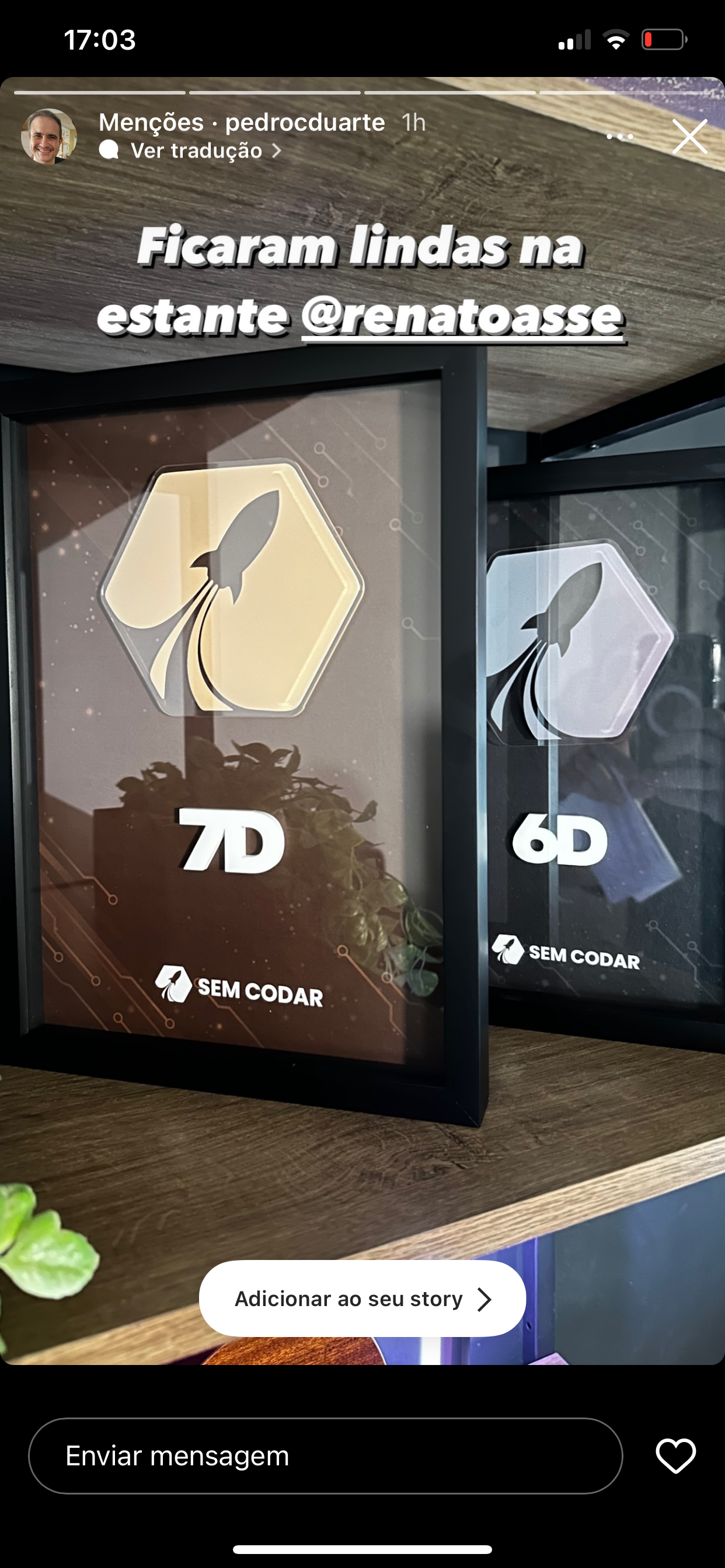 Placa comemorativa de aluno